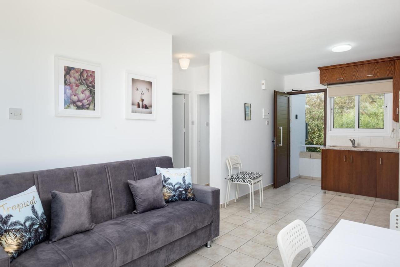 Oceanview Apartment Larnaka Exterior foto